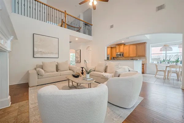 $4,600 | 157 East Frontera Circle, The Woodlands, TX 77382