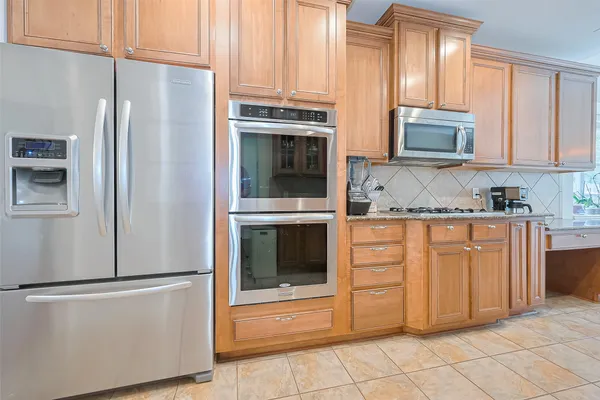 $4,600 | 157 East Frontera Circle, The Woodlands, TX 77382