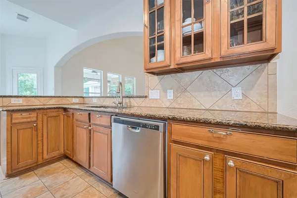 $4,600 | 157 East Frontera Circle, The Woodlands, TX 77382