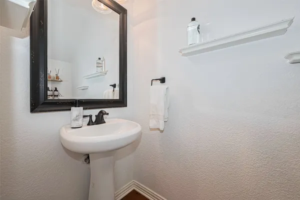 $4,600 | 157 East Frontera Circle, The Woodlands, TX 77382