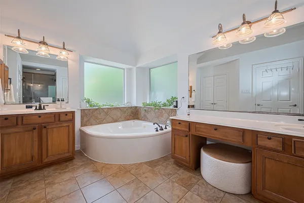 $4,600 | 157 East Frontera Circle, The Woodlands, TX 77382