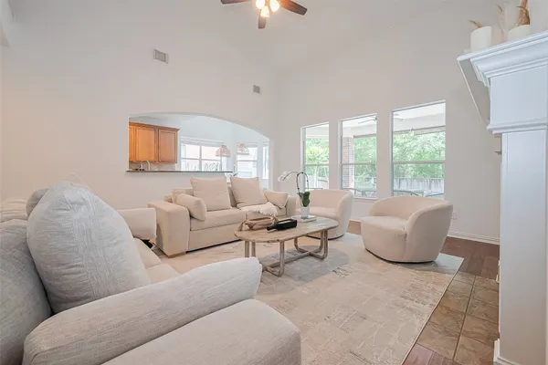 $4,600 | 157 East Frontera Circle, The Woodlands, TX 77382