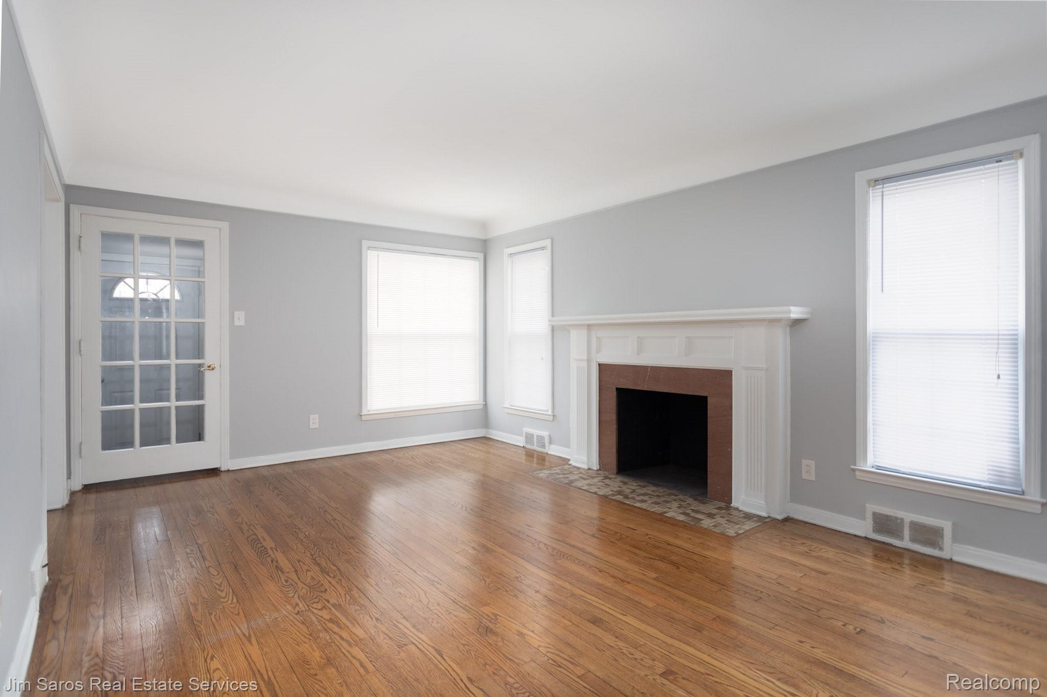 4711 Yorkshire Road Detroit, MI 48224 - Photo 4 of 18 7.jpg