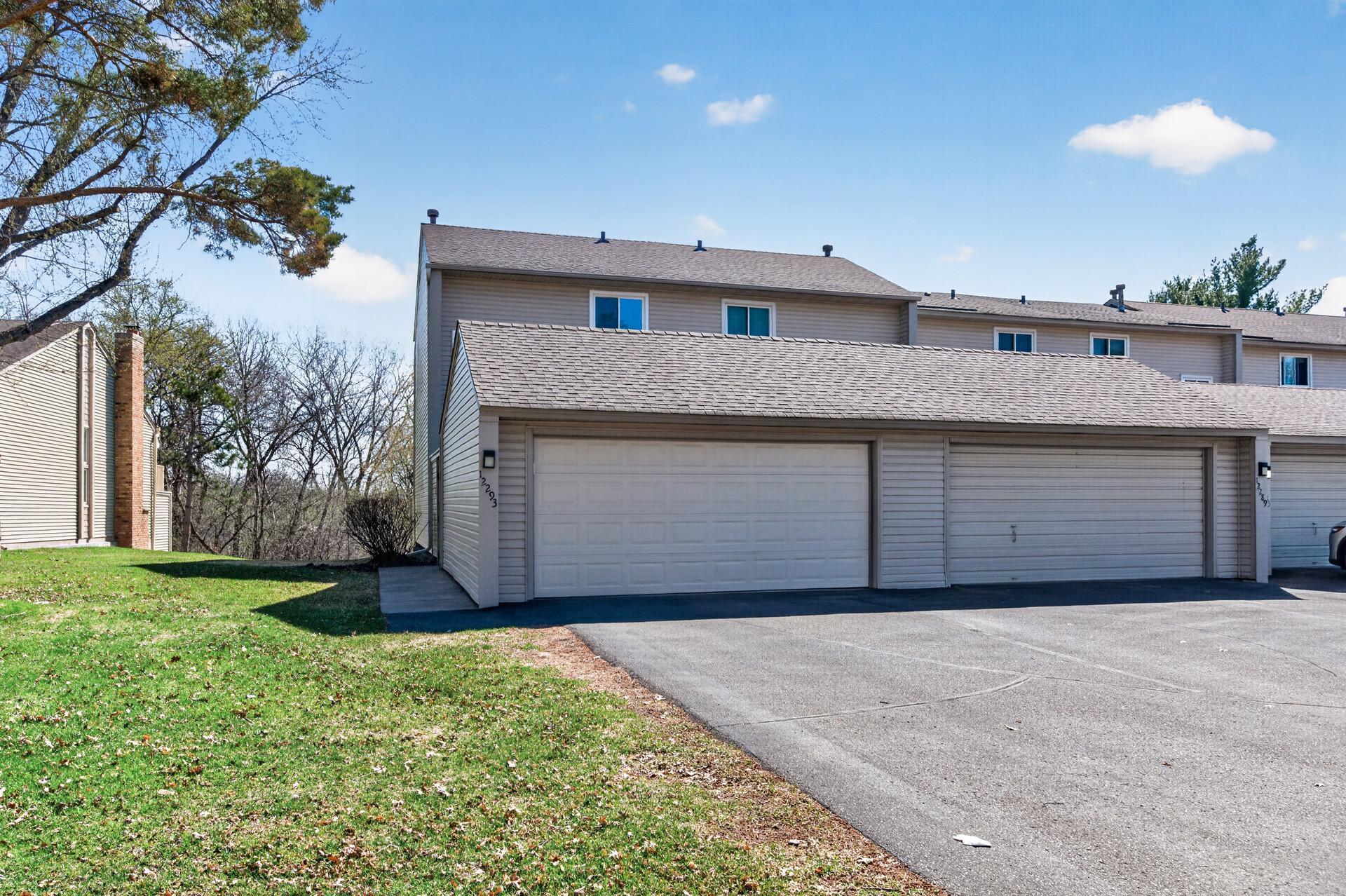 12293 Drake Street Northwest Coon Rapids, MN 55448 - Photo 4 of 29