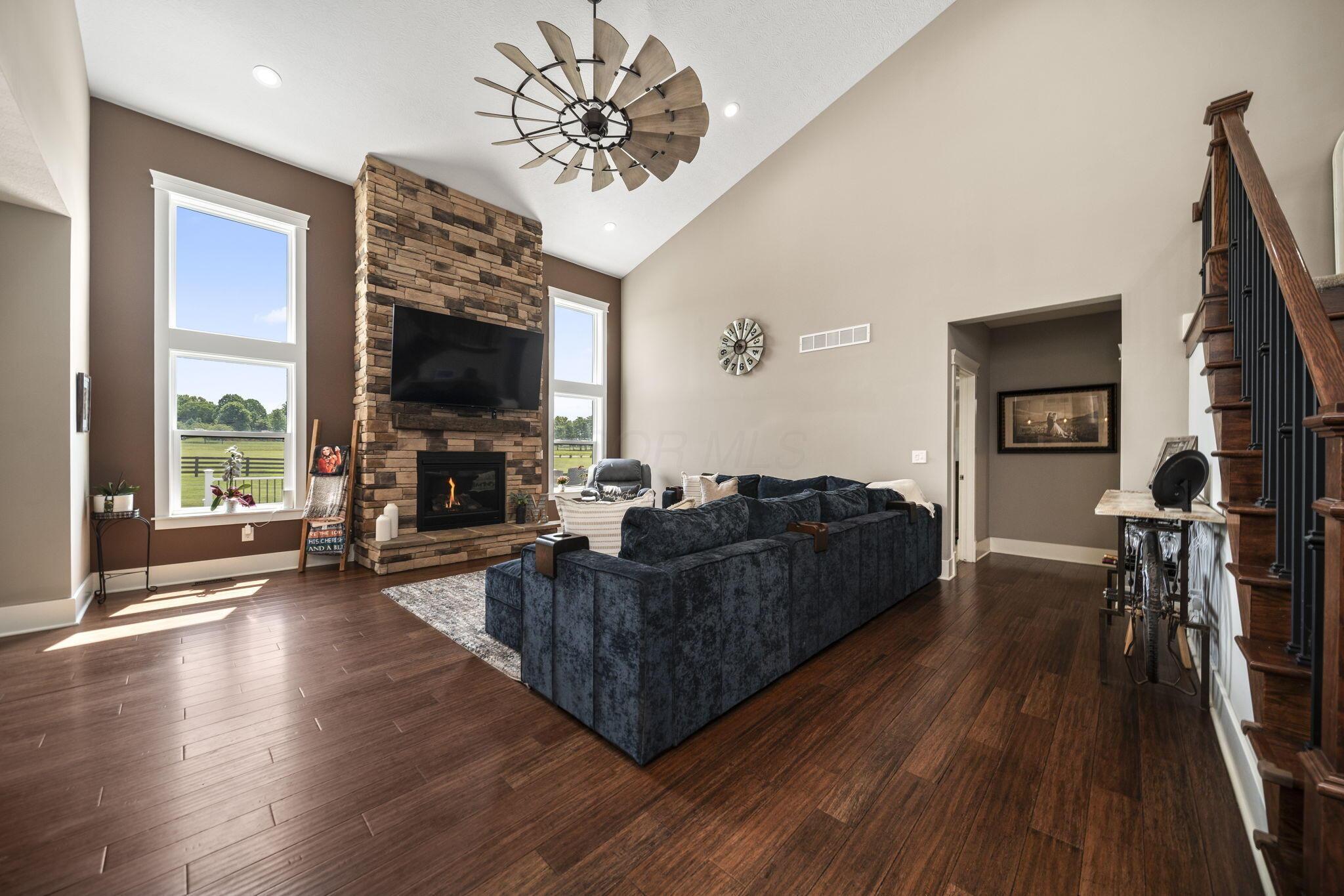3364 Tschopp Road Northeast Lancaster, OH 43130 - Photo 15 of 80 Open Living Room