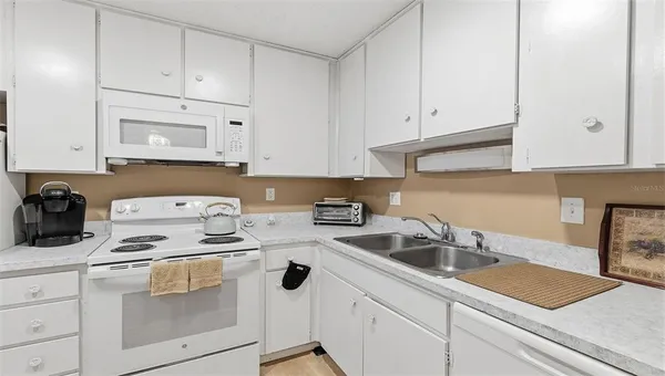 $2,100 | 2700 Bayshore Boulevard, Unit 1307, Dunedin, FL 34698