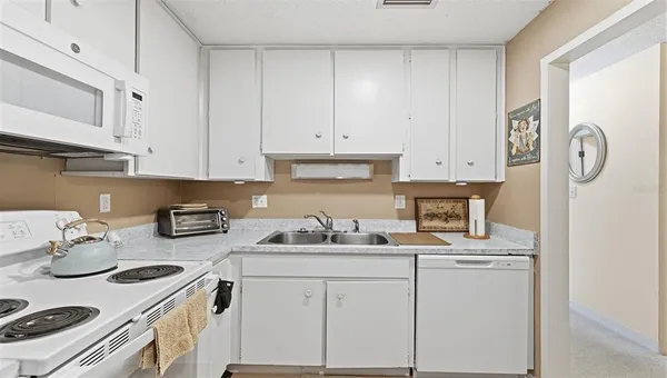 $2,100 | 2700 Bayshore Boulevard, Unit 1307, Dunedin, FL 34698