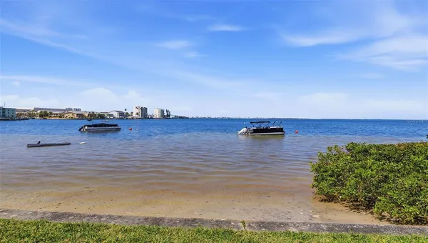 $2,100 | 2700 Bayshore Boulevard, Unit 1307, Dunedin, FL 34698
