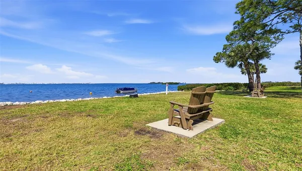 $2,100 | 2700 Bayshore Boulevard, Unit 1307, Dunedin, FL 34698