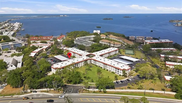 $2,100 | 2700 Bayshore Boulevard, Unit 1307, Dunedin, FL 34698