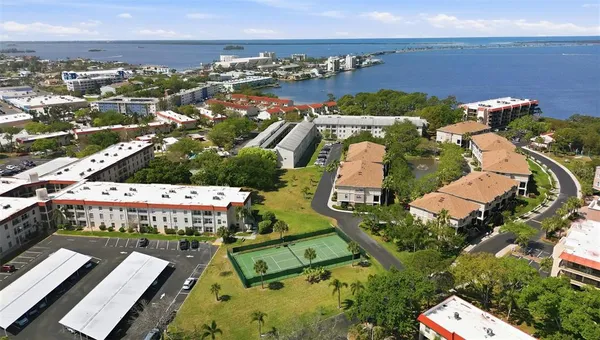 $2,100 | 2700 Bayshore Boulevard, Unit 1307, Dunedin, FL 34698
