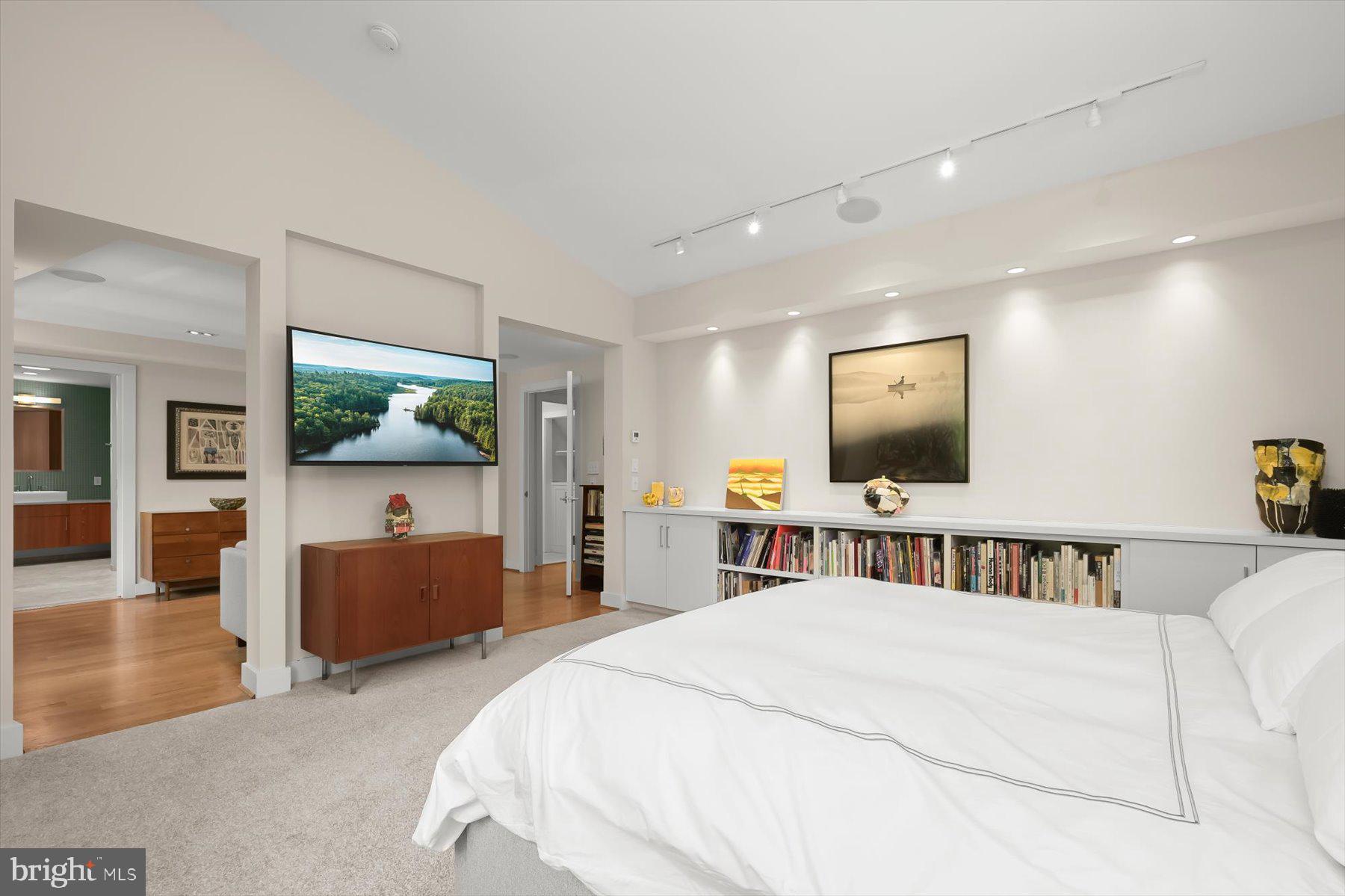 2901 Albemarle Street Northwest Washington, DC 20008 - Photo 23 of 42