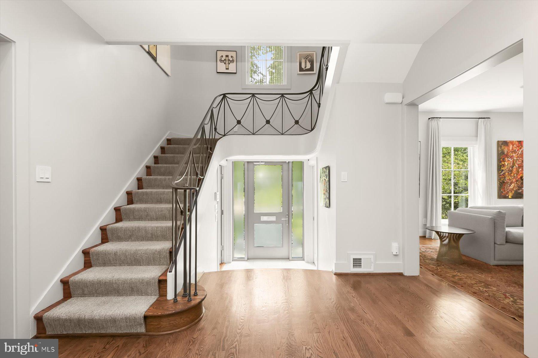 2901 Albemarle Street Northwest Washington, DC 20008 - Photo 4 of 42