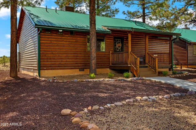 $420,000 | 2670 Lodge Loop, Overgaard, AZ 85933
