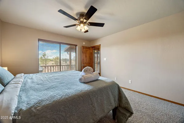 $420,000 | 2670 Lodge Loop, Overgaard, AZ 85933