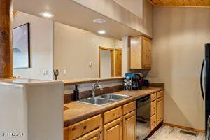 $420,000 | 2670 Lodge Loop, Overgaard, AZ 85933