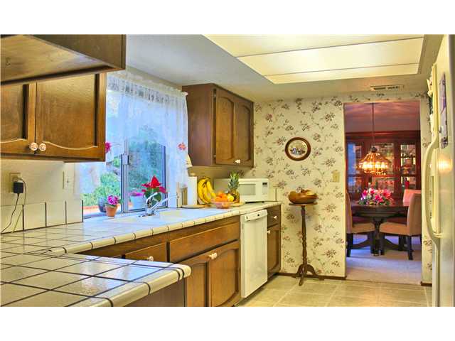 2426 Windmill View Road El Cajon, CA 92020 - Photo 7 of 23 Ample cabinet and counter space!