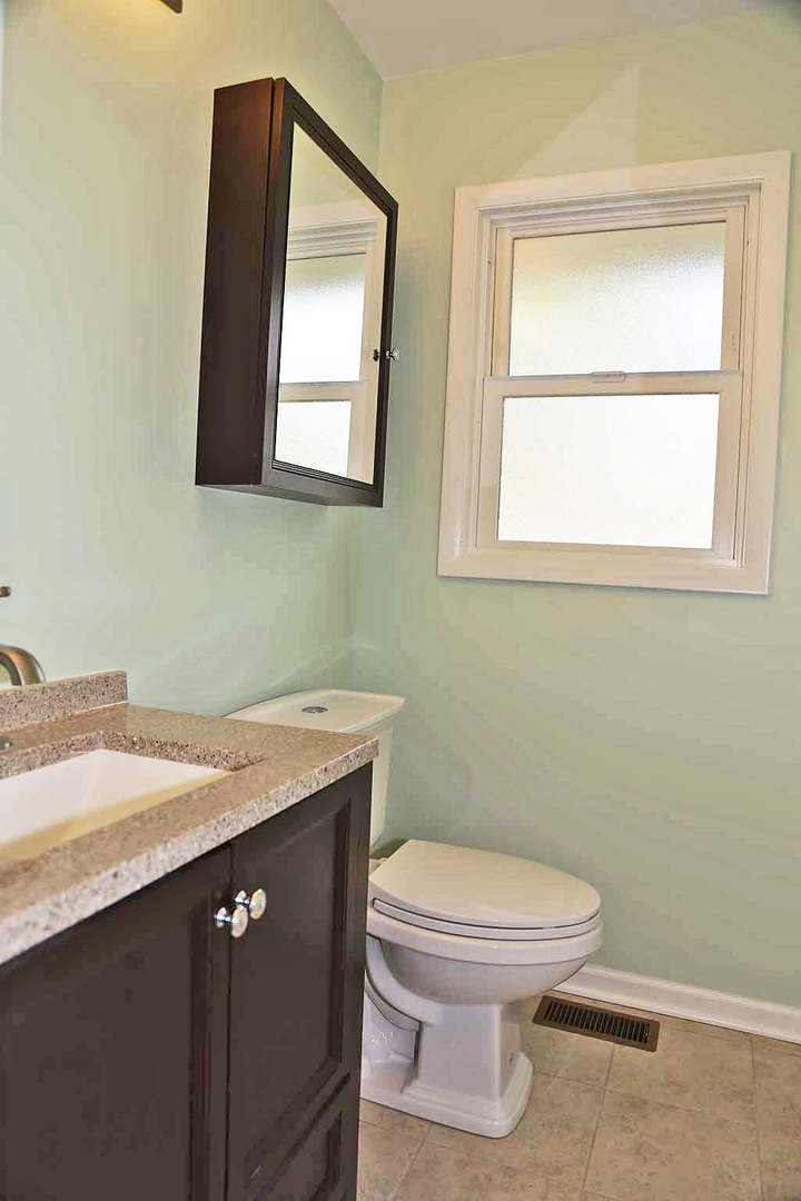 925 Ridge Avenue Elk Grove Village, IL 60007 - Photo 12 of 21