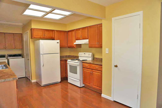 925 Ridge Avenue Elk Grove Village, IL 60007 - Photo 7 of 21