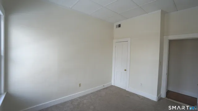 $1,900 | 42 Woodbridge Street, Unit 42 5, Manchester, CT 06042