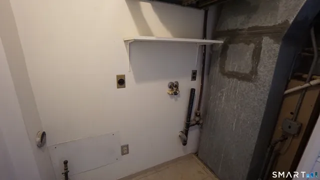 $1,900 | 42 Woodbridge Street, Unit 42 5, Manchester, CT 06042