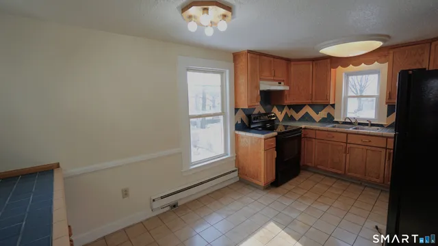 $1,900 | 42 Woodbridge Street, Unit 42 5, Manchester, CT 06042