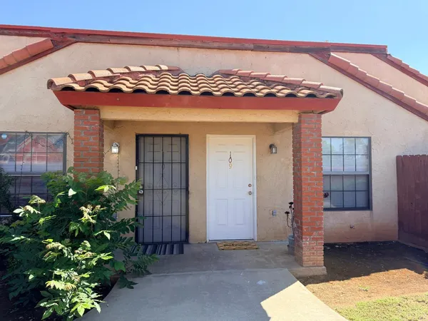 $629,900 | 1405 East Cypress Avenue, Reedley, CA 93654