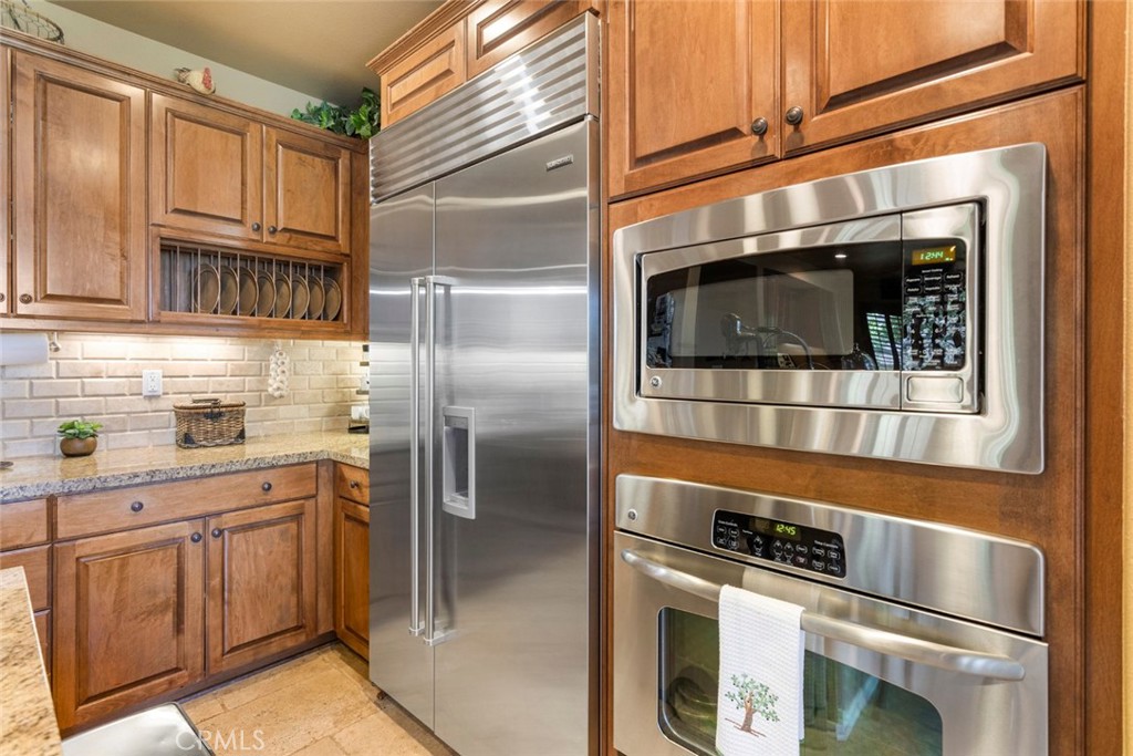 19316 Graham Lane Saugus, CA 91350 - Photo 14 of 43