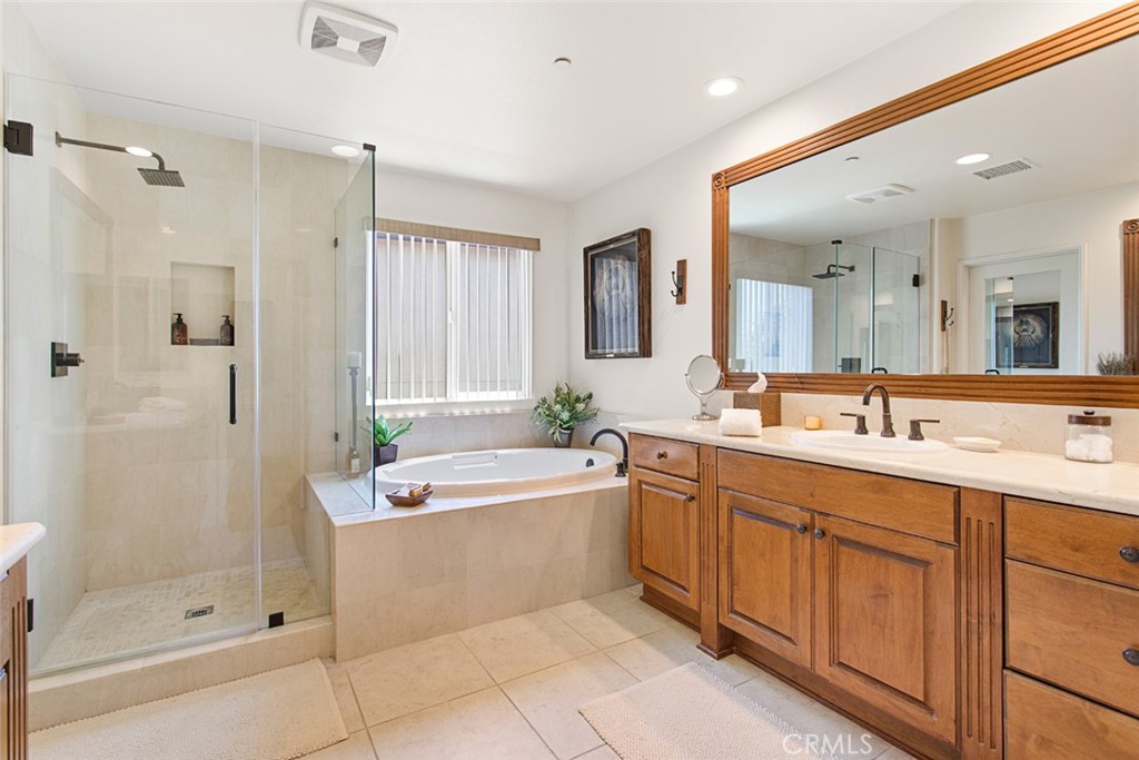 19316 Graham Lane Saugus, CA 91350 - Photo 19 of 43