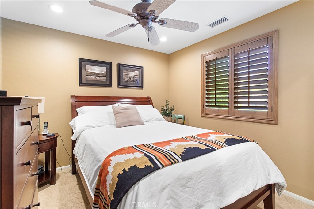 19316 Graham Lane Saugus, CA 91350 - Photo 23 of 43