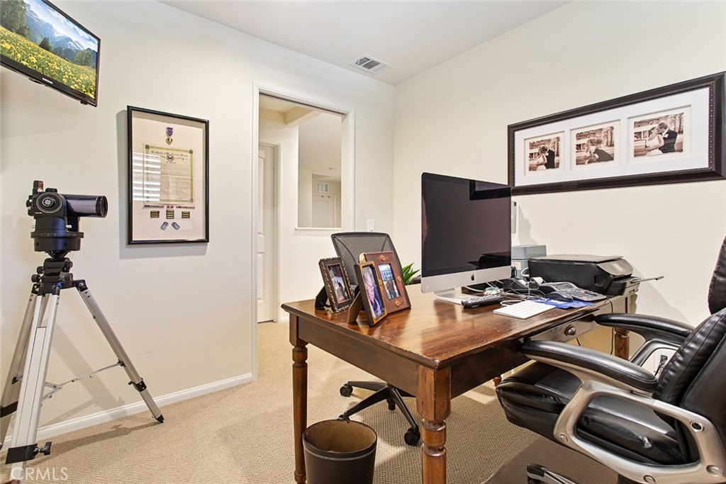 19316 Graham Lane Saugus, CA 91350 - Photo 27 of 43