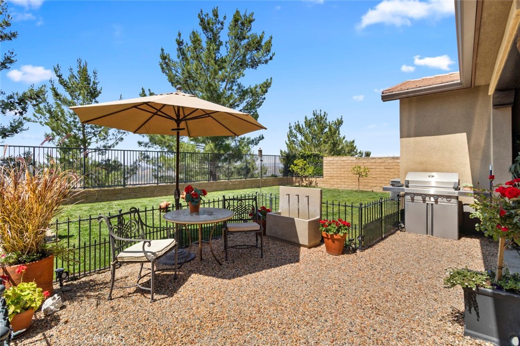 19316 Graham Lane Saugus, CA 91350 - Photo 36 of 43