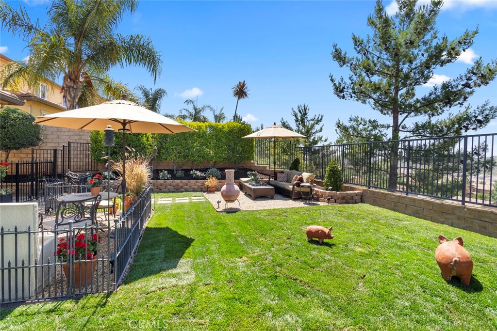 19316 Graham Lane Saugus, CA 91350 - Photo 37 of 43