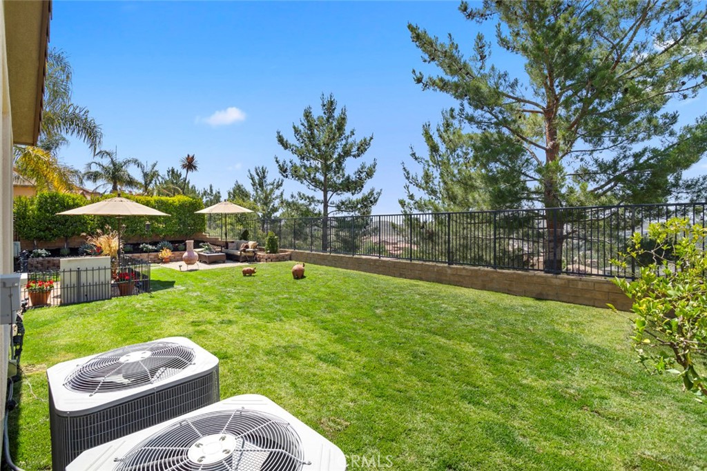 19316 Graham Lane Saugus, CA 91350 - Photo 39 of 43