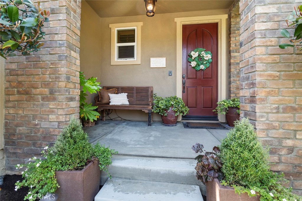 19316 Graham Lane Saugus, CA 91350 - Photo 4 of 43