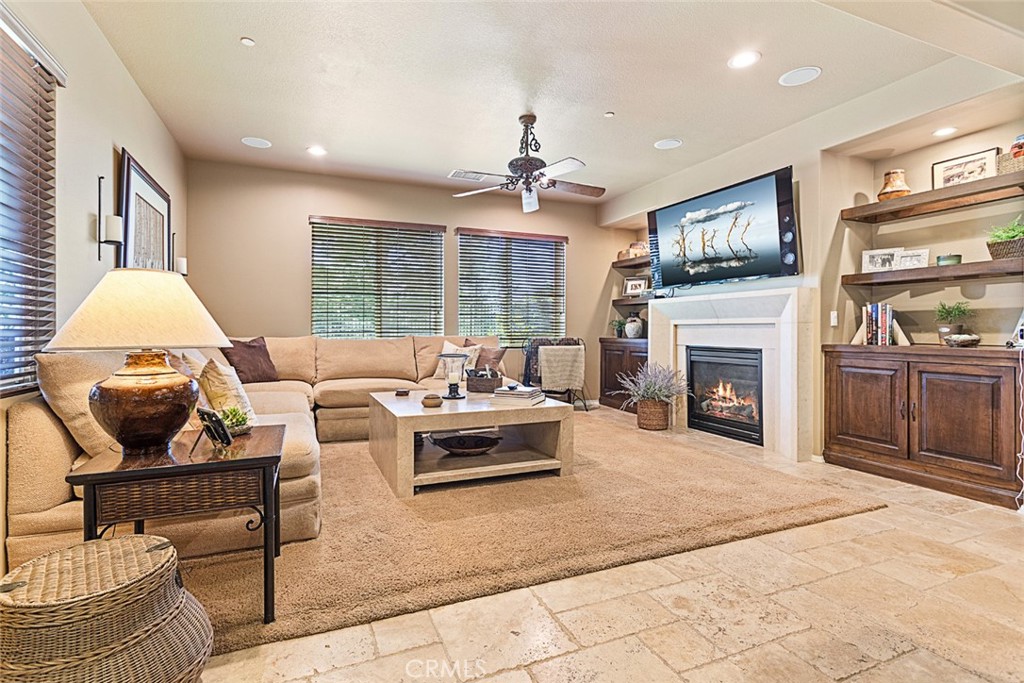 19316 Graham Lane Saugus, CA 91350 - Photo 8 of 43