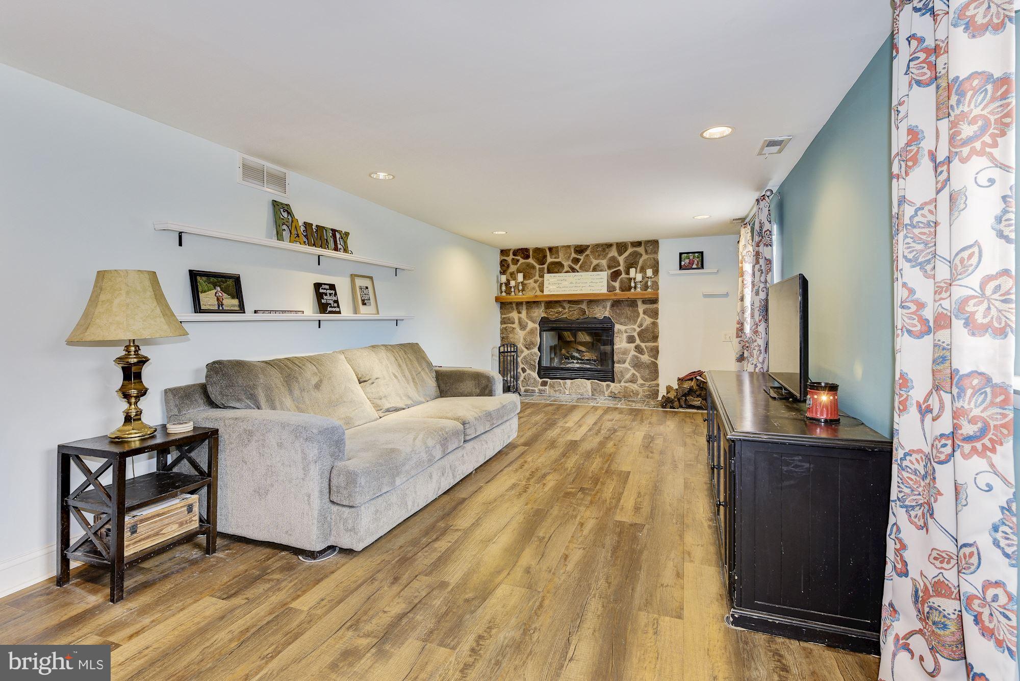 7 Yale Road Atco, NJ 08004 - Photo 3 of 32 Family Room