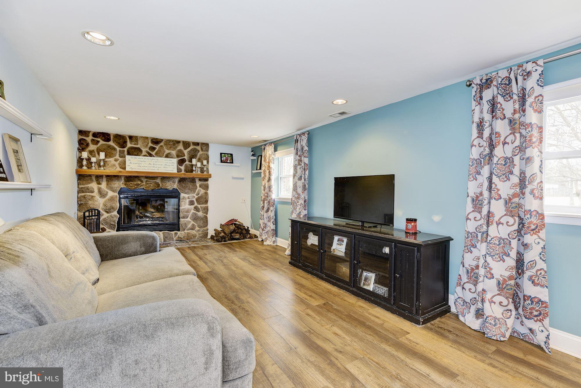 7 Yale Road Atco, NJ 08004 - Photo 4 of 32 Family Room