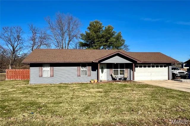 $240,000 | 511 Zenk Road, Troy, IL 62294