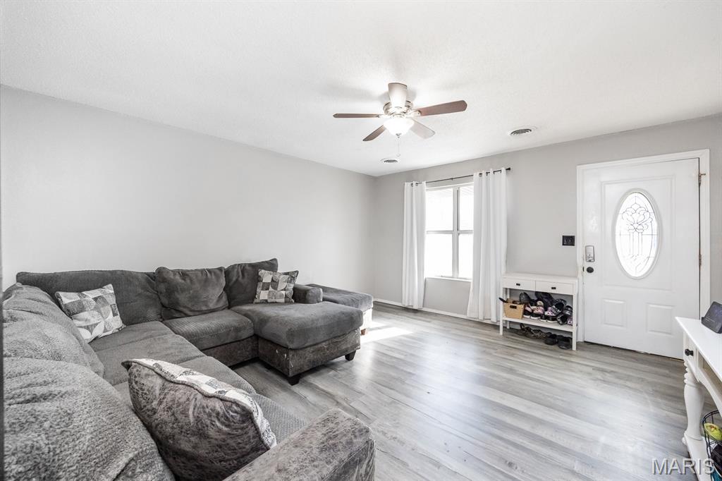 511 Zenk Road Troy, IL 62294 - Photo 4 of 20