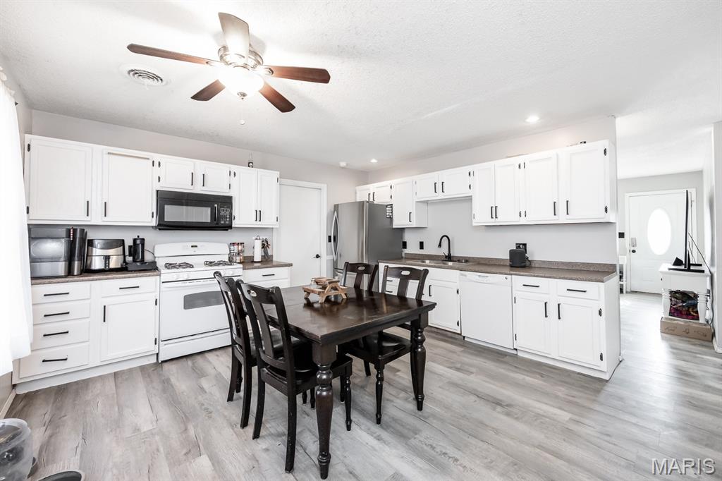 511 Zenk Road Troy, IL 62294 - Photo 8 of 20