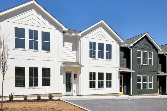 $2,100 | 341 Archwood Drive, Unit 6, Madison, TN 37115