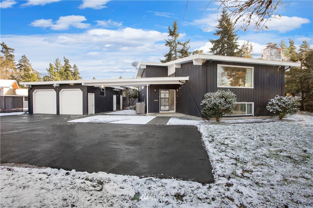 821 Sheridan Road Bremerton, WA 98310 - Photo 1 of 26