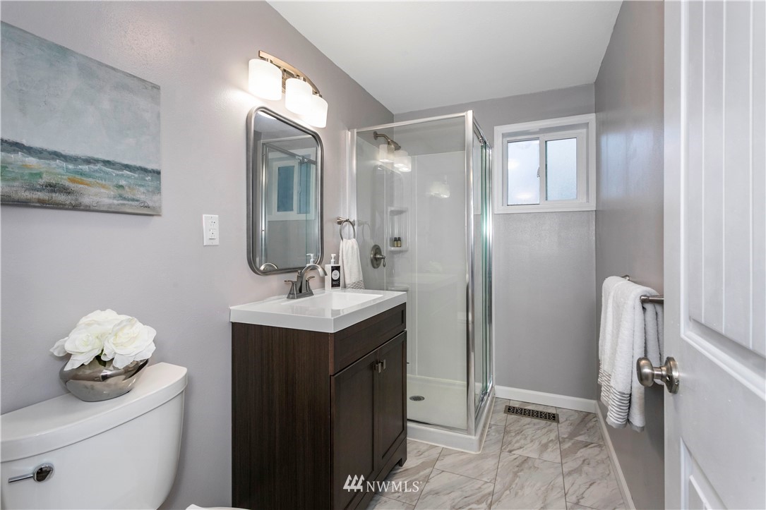 821 Sheridan Road Bremerton, WA 98310 - Photo 17 of 26