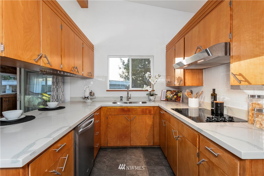 821 Sheridan Road Bremerton, WA 98310 - Photo 6 of 26