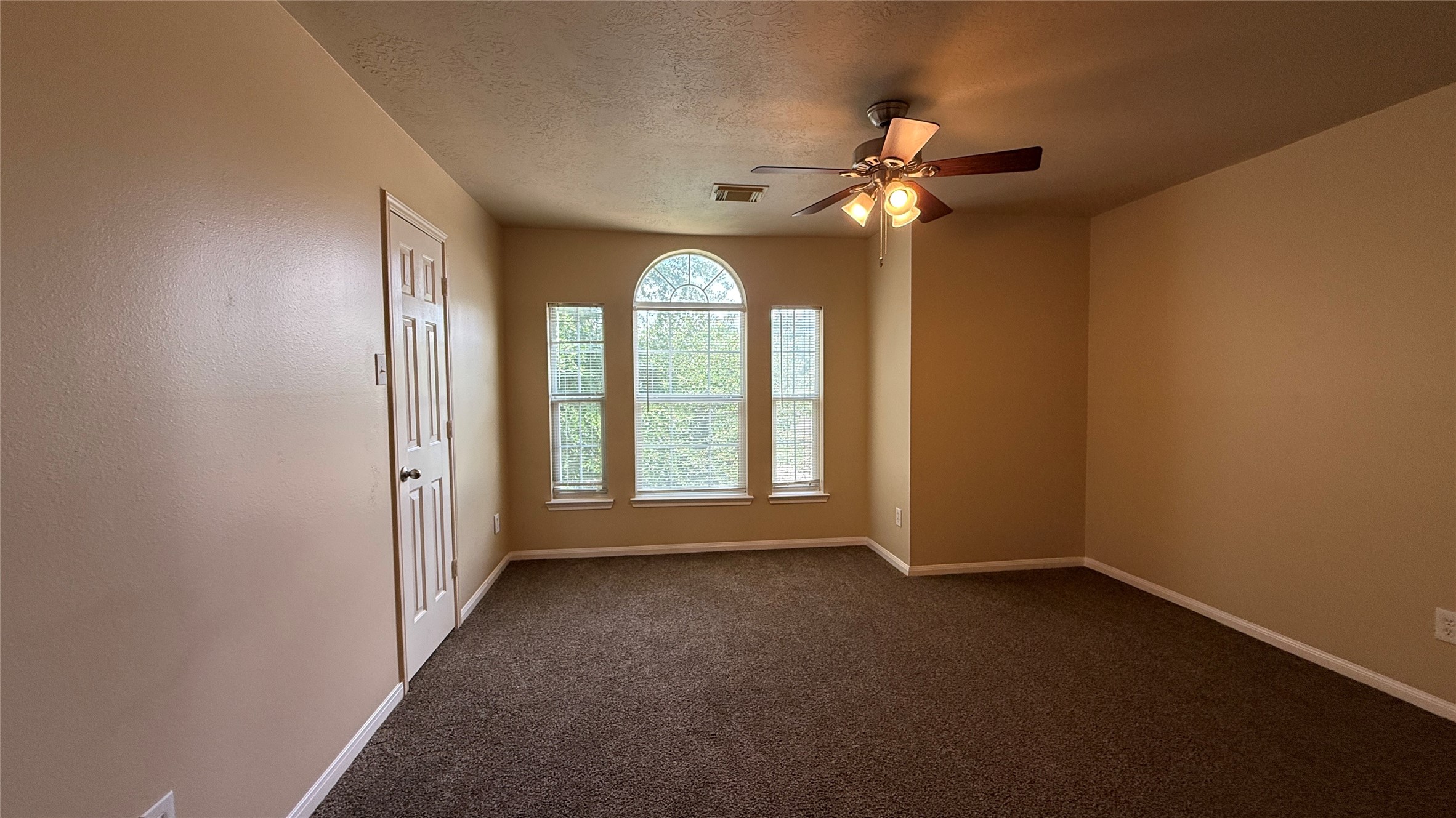 5127 Prosperity Circle Houston, TX 77018 - Photo 12 of 27