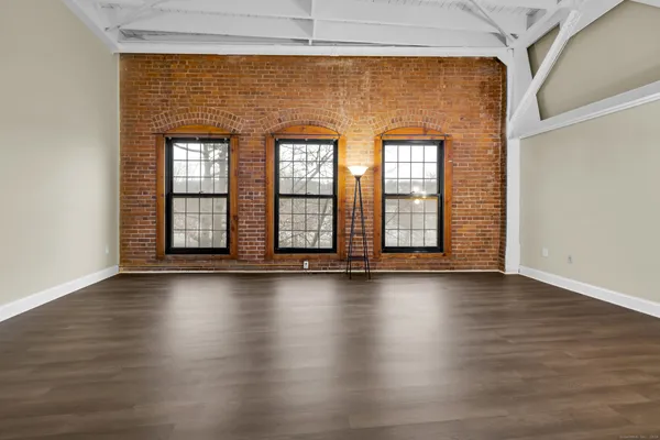 $2,200 | 1 Front Street, Unit 113, New Haven, CT 06513