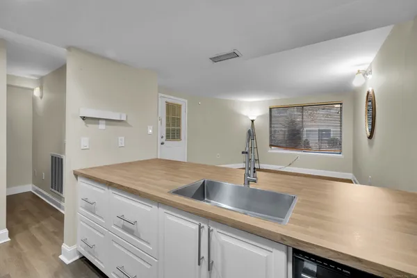 $2,200 | 1 Front Street, Unit 113, New Haven, CT 06513