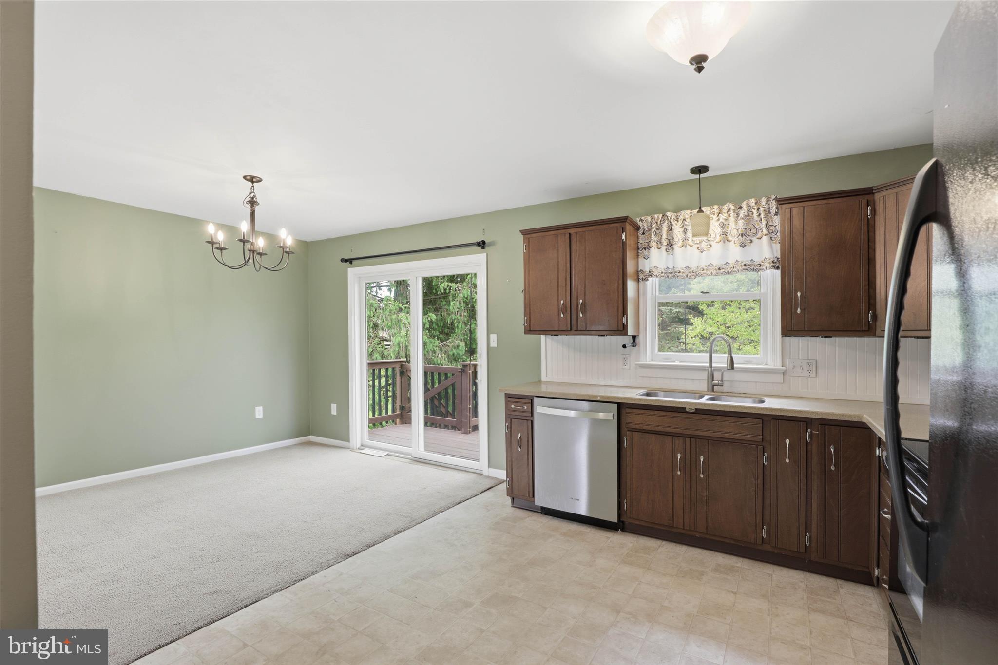 42 Pinewood Avenue Lititz, PA 17543 - Photo 12 of 43