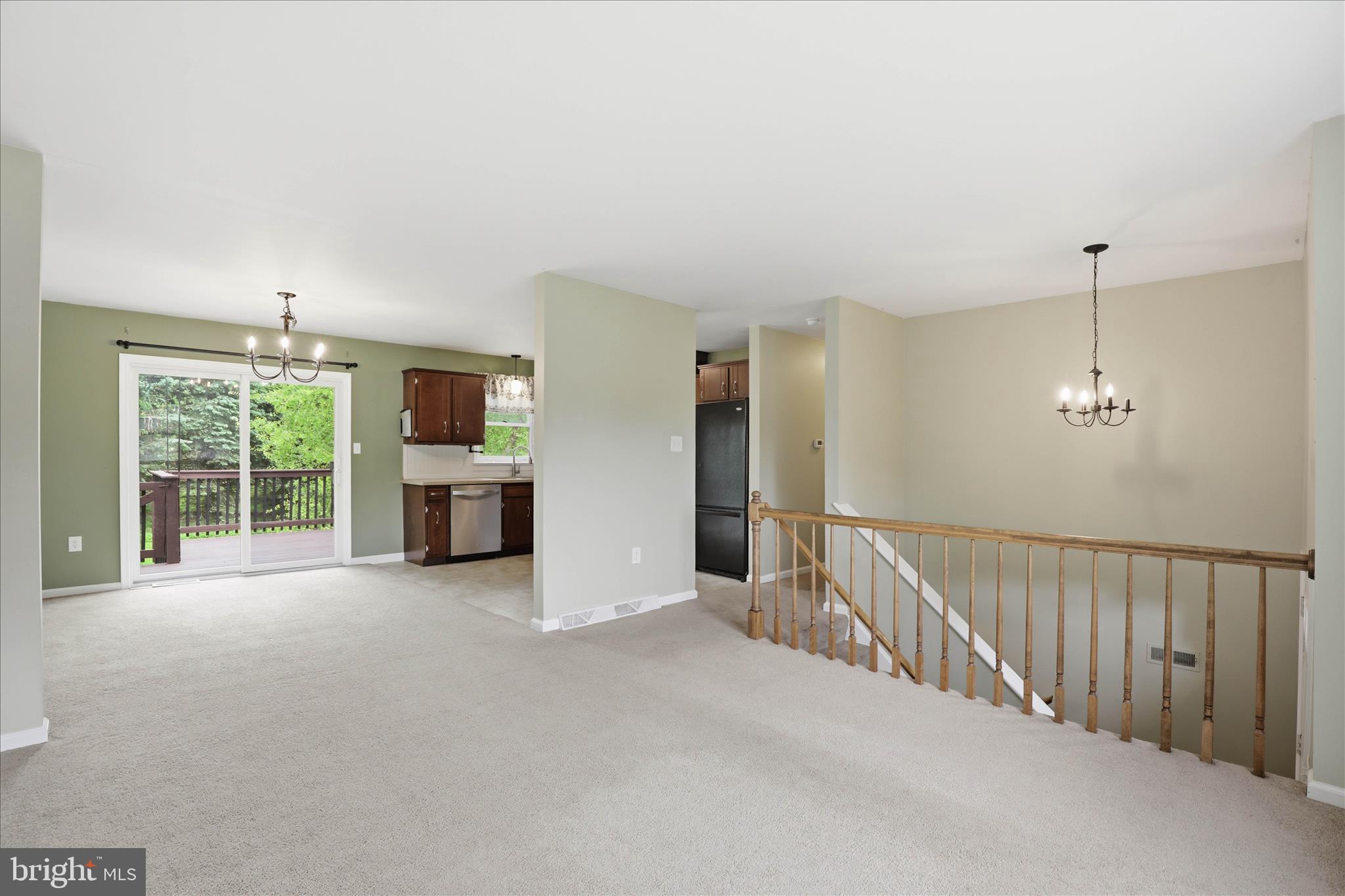 42 Pinewood Avenue Lititz, PA 17543 - Photo 7 of 43